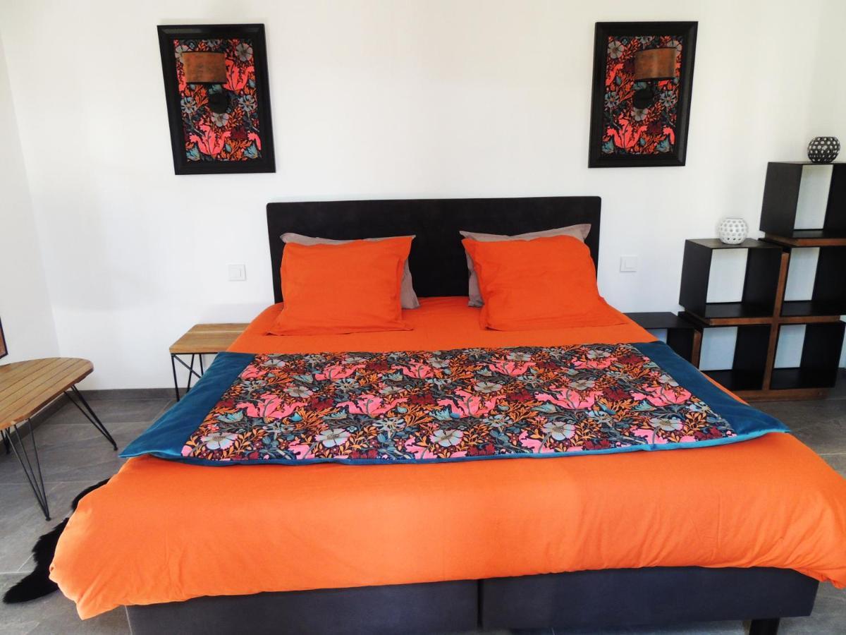 Laubertiere Bed & Breakfast มาเรนน์ส ภายนอก รูปภาพ