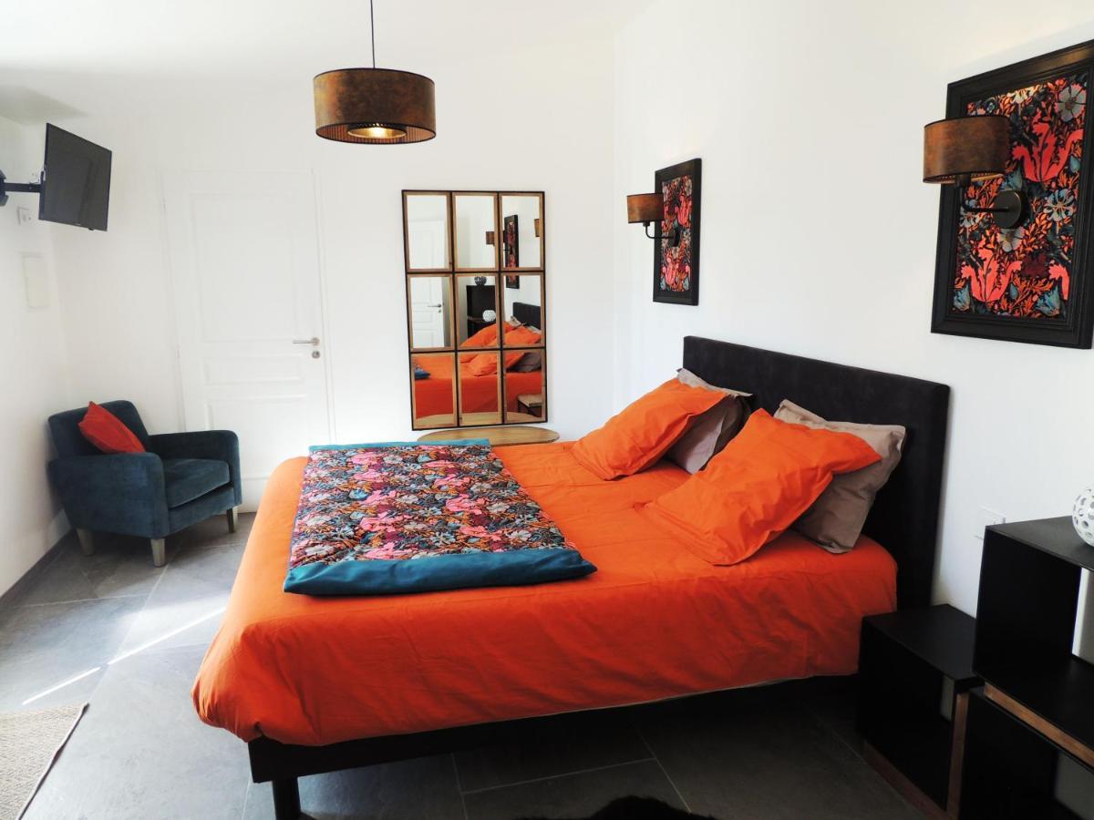 Laubertiere Bed & Breakfast มาเรนน์ส ภายนอก รูปภาพ
