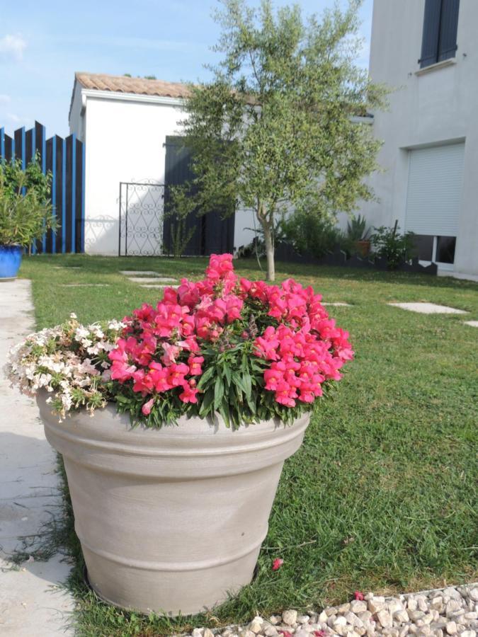 Laubertiere Bed & Breakfast มาเรนน์ส ภายนอก รูปภาพ